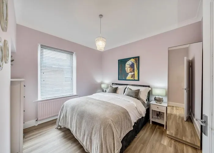 13 Ruby Street, Bishy Rd Retreat * York